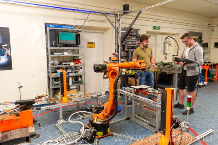 A DE MK egyik laborja