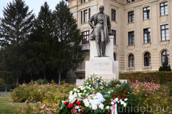 megemlékezés Tisza István szobránál