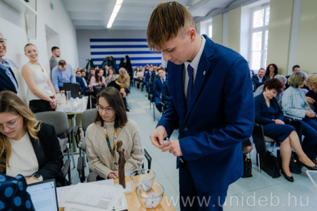 Sorsolás a verseny elején