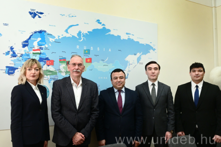 Üzbég delegáció Türk Sarok