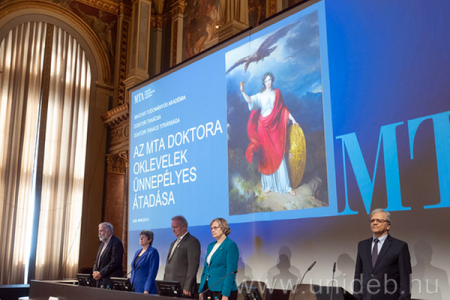 új MTA doktorok a DE-n