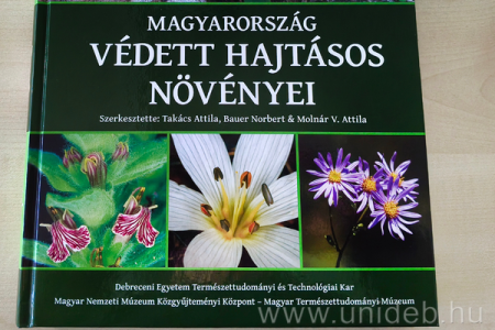 A Magyarország védett hajtásos növényei című könyv borítója