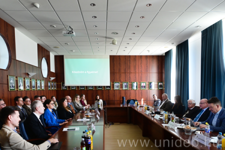 A kuratórium ülése