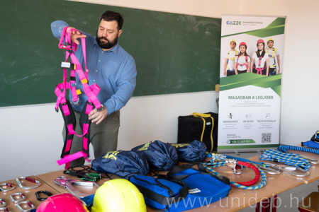 Az egyik védőfelszerelés