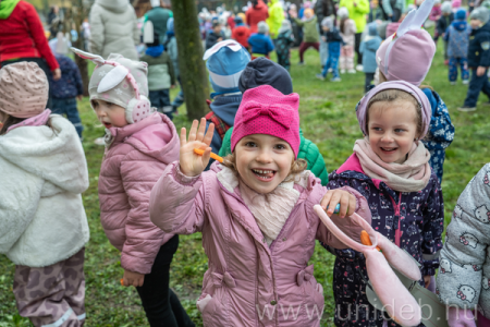 Zöldág-járás, nyuszifutás és kalácssütés: húsvéti varázsvilág a DE óvodájában 20260402