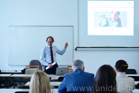 A német professzor előadás közben