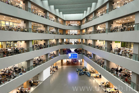 A fogadó egyetem egyik épülete belülről