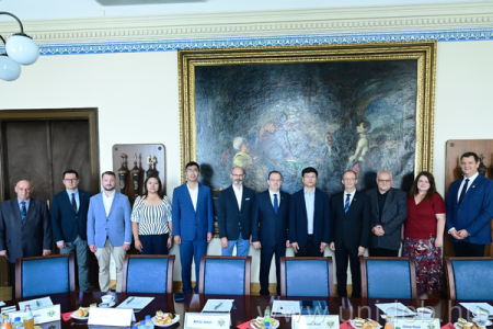 Kínai autóipari óriásszervezetek delegációja a Debreceni Egyetemen 20260717
