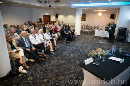 A legmodernebb endokrinológiai kezelésekről tanácskoztak Debrecenben