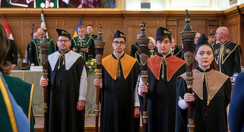 Doktoravató, banner 20251108 0014-BZ6_7342, 20260320 001 DE, BS.JPG